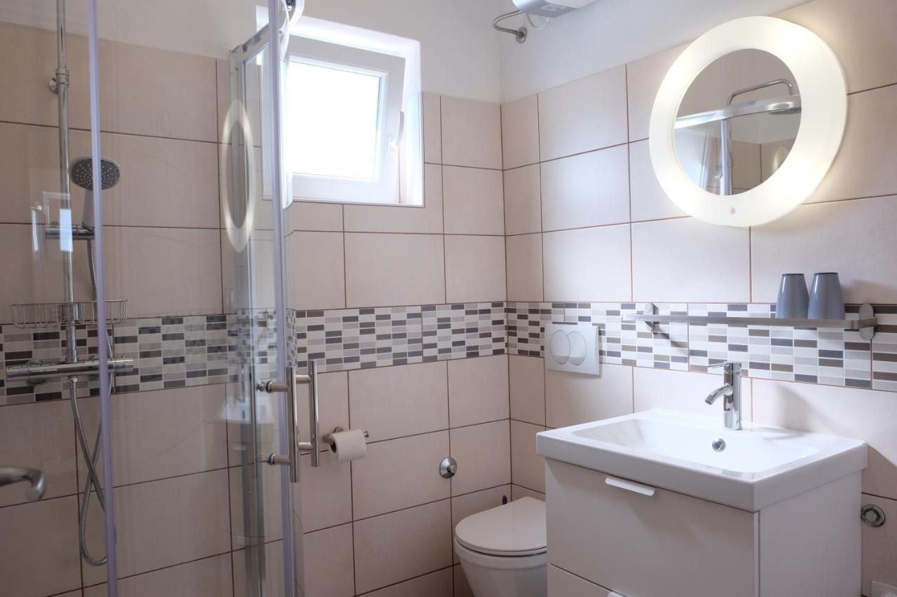 Apartmani Mojca セルツェ エクステリア 写真